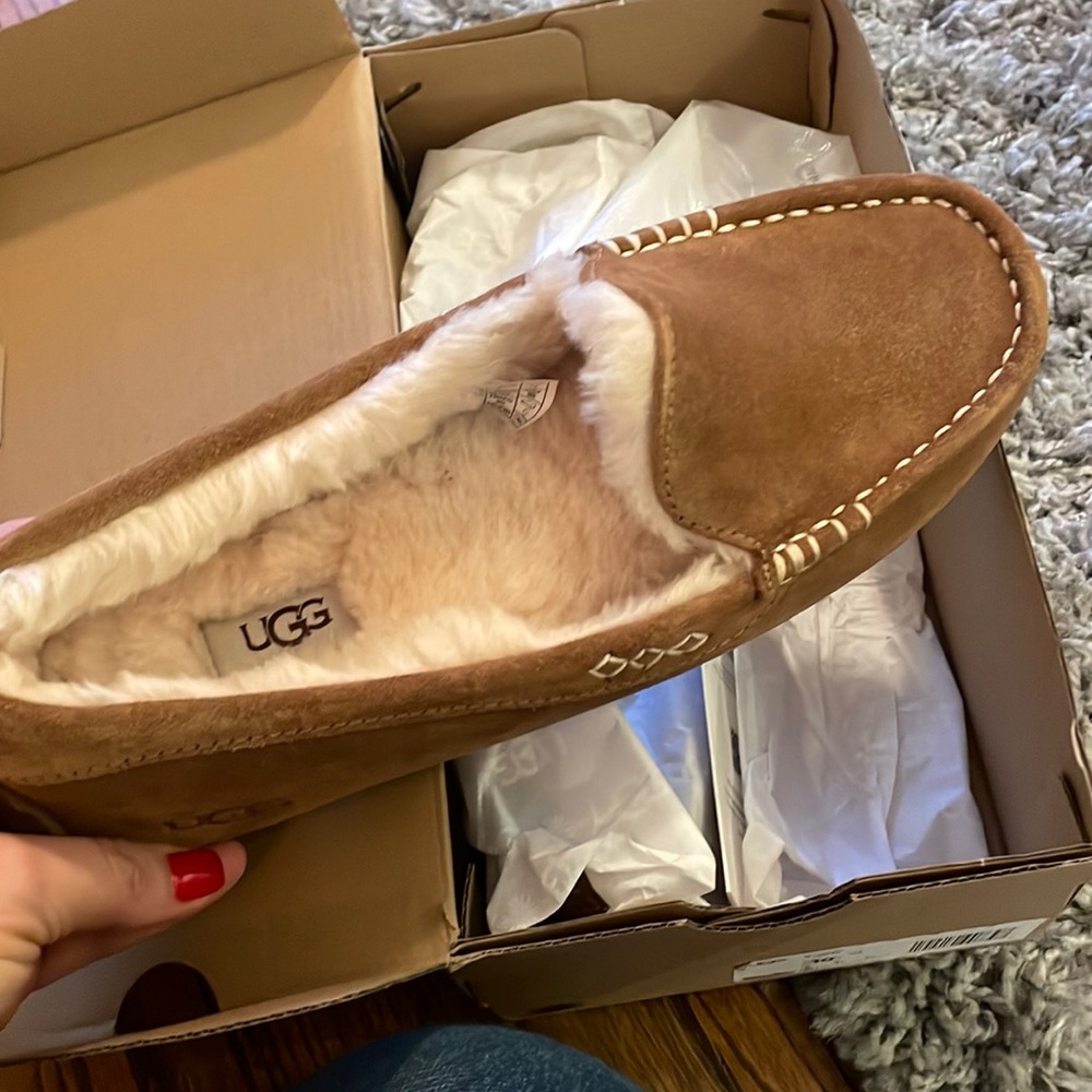 Ugg Ansley furry moccasin slippers size 10